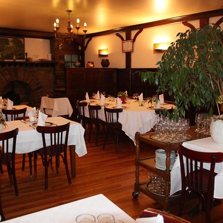 Logis Hotel Restaurant Des Voyageurs Pont-de-Salars Стая снимка