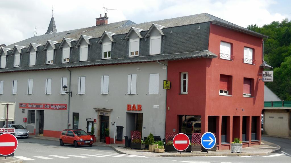 Logis Hotel Restaurant Des Voyageurs Pont-de-Salars Екстериор снимка