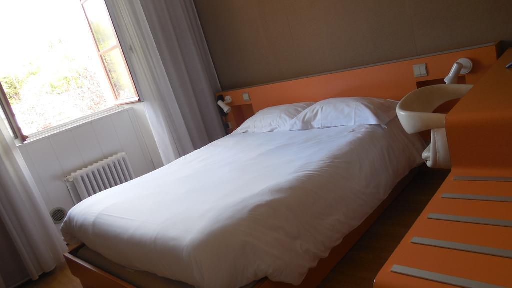 Logis Hotel Restaurant Des Voyageurs Pont-de-Salars Стая снимка