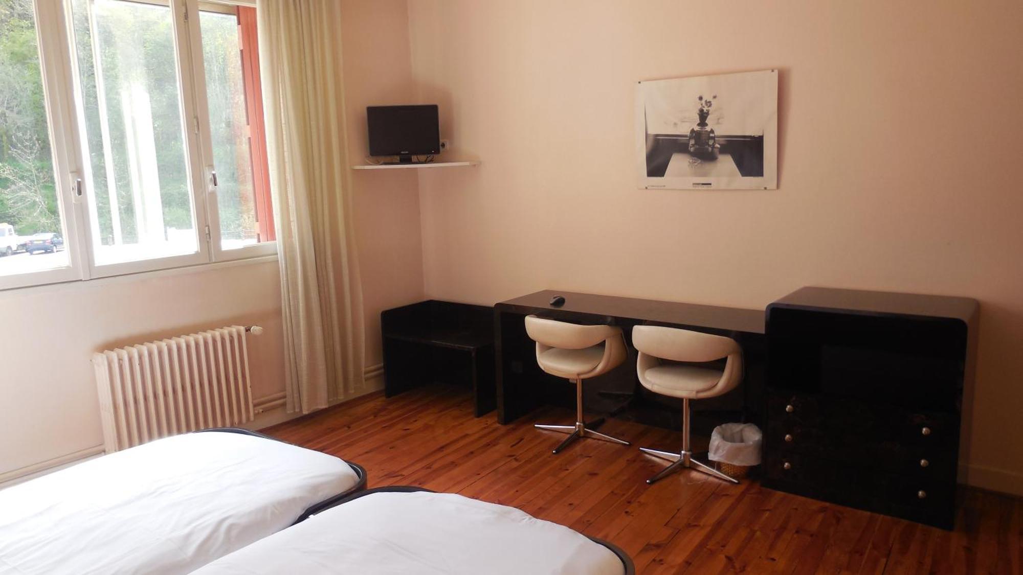 Logis Hotel Restaurant Des Voyageurs Pont-de-Salars Стая снимка