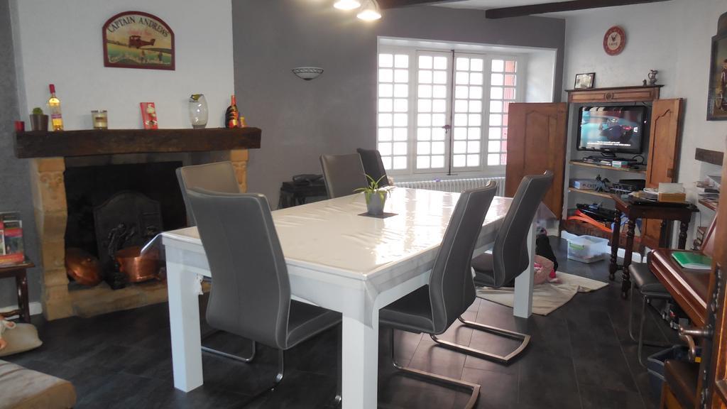 Logis Hotel Restaurant Des Voyageurs Pont-de-Salars Екстериор снимка