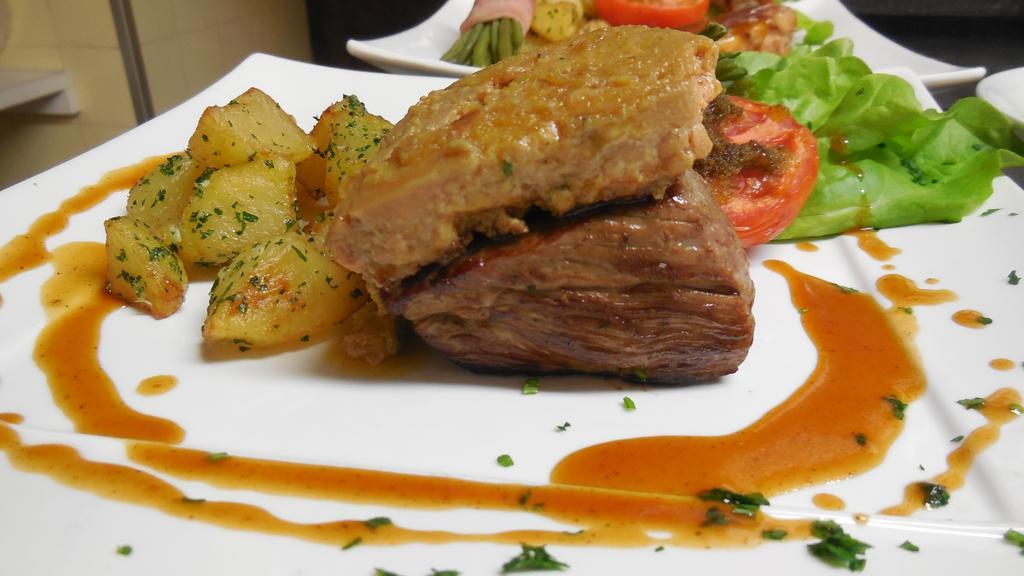 Logis Hotel Restaurant Des Voyageurs Pont-de-Salars Екстериор снимка