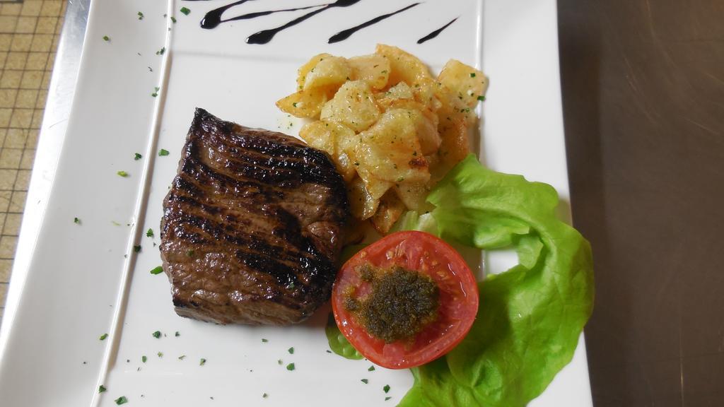 Logis Hotel Restaurant Des Voyageurs Pont-de-Salars Екстериор снимка