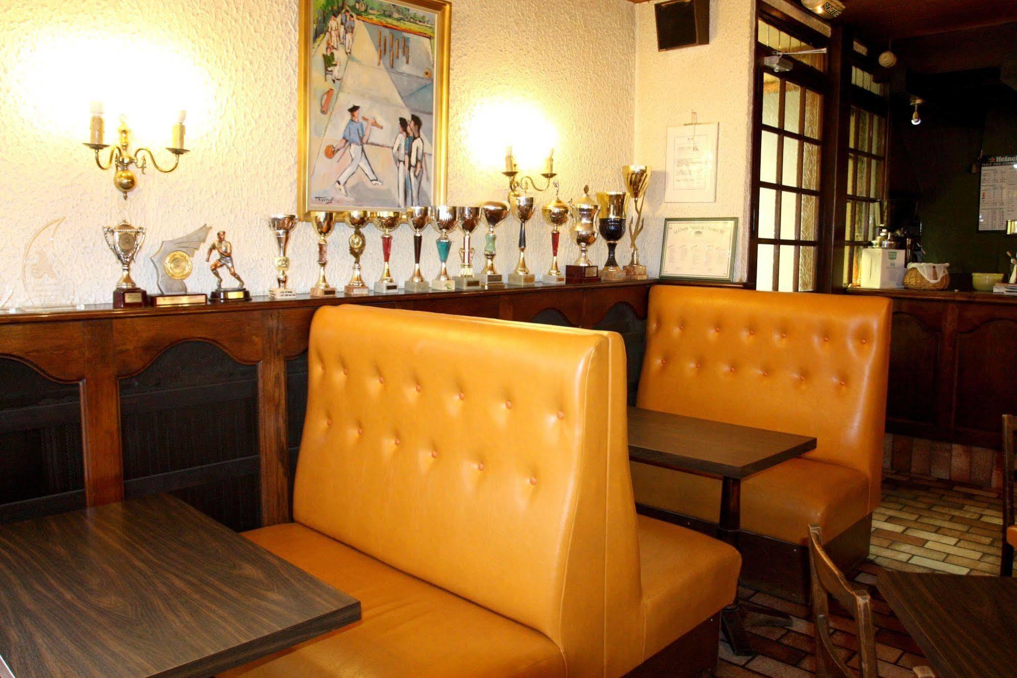 Logis Hotel Restaurant Des Voyageurs Pont-de-Salars Екстериор снимка