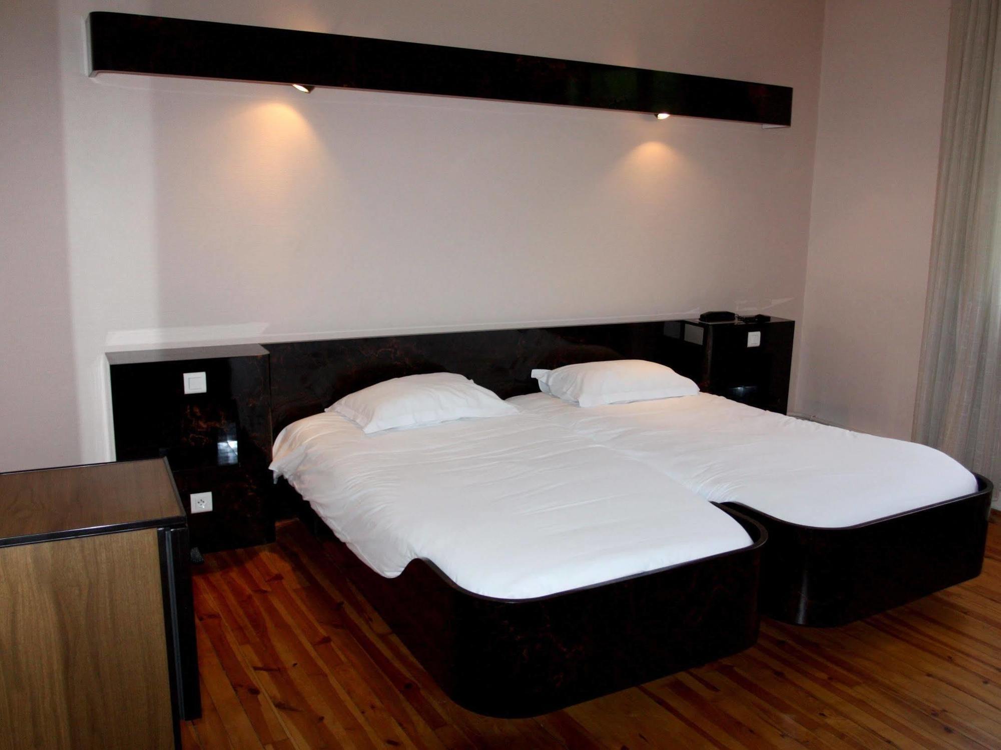 Logis Hotel Restaurant Des Voyageurs Pont-de-Salars Екстериор снимка